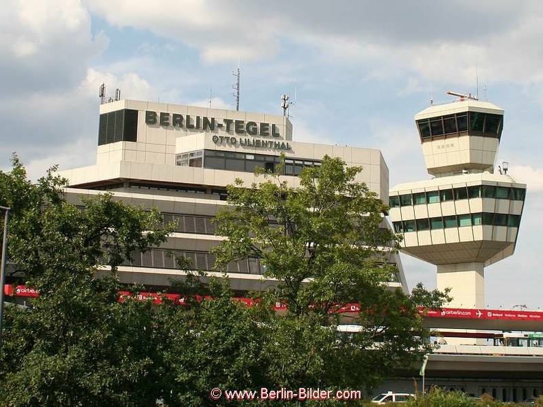 Flughafen-Otto-Lilienthal.JPG