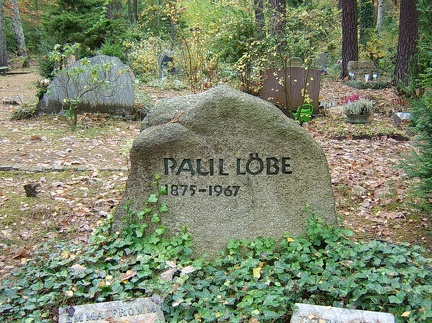 Grab von Paul Löbe auf dem Zehlendorfer Waldfriedhof